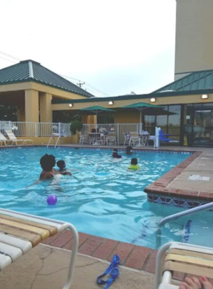 La Quinta By Wyndham Virginia Beach Esterno foto